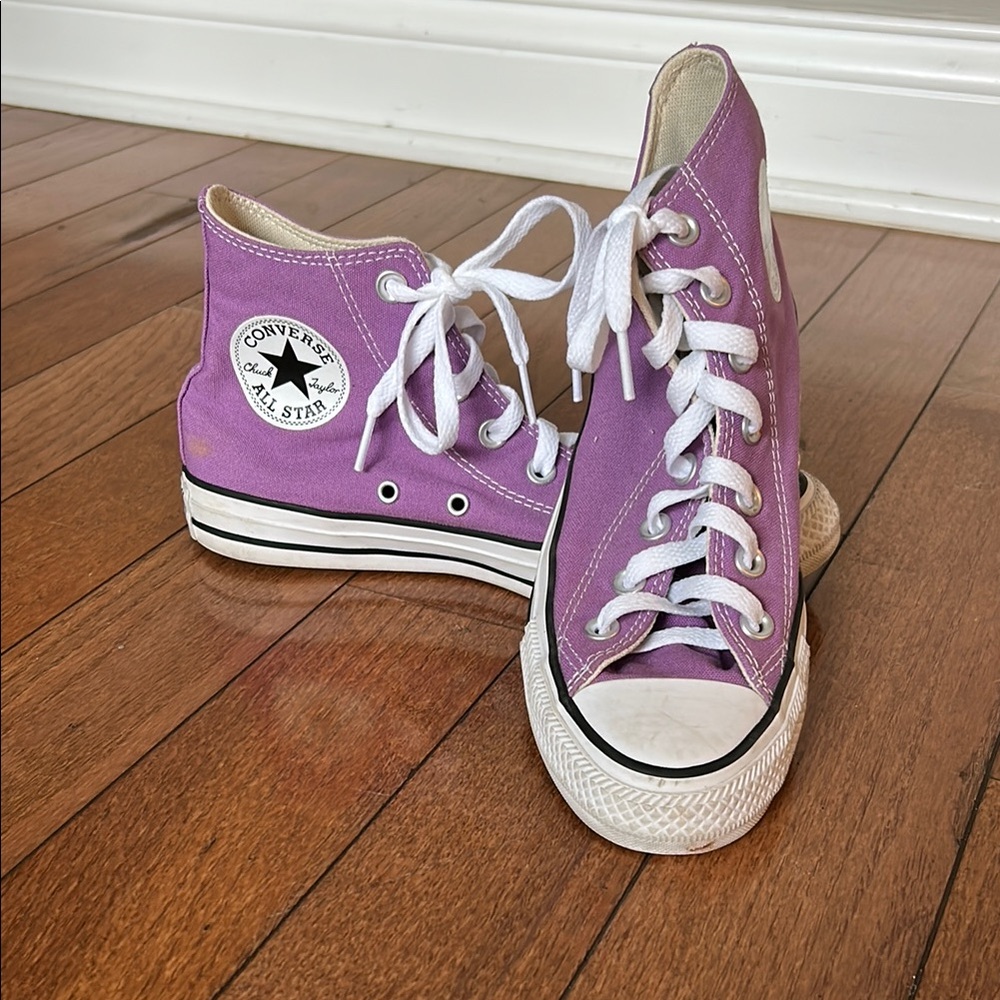 Converse Lavender Purple High-Top Chuck Taylor Sneakers - 6.5